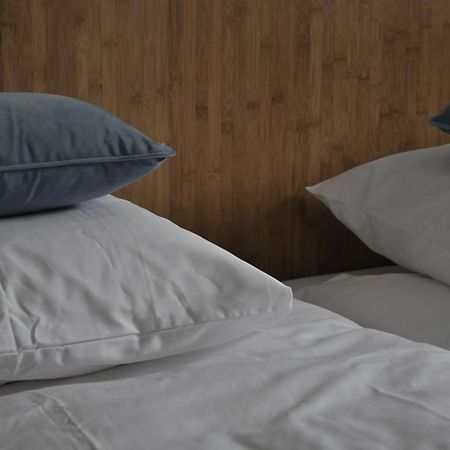 Dock Hotel Stellendam Bagian luar foto