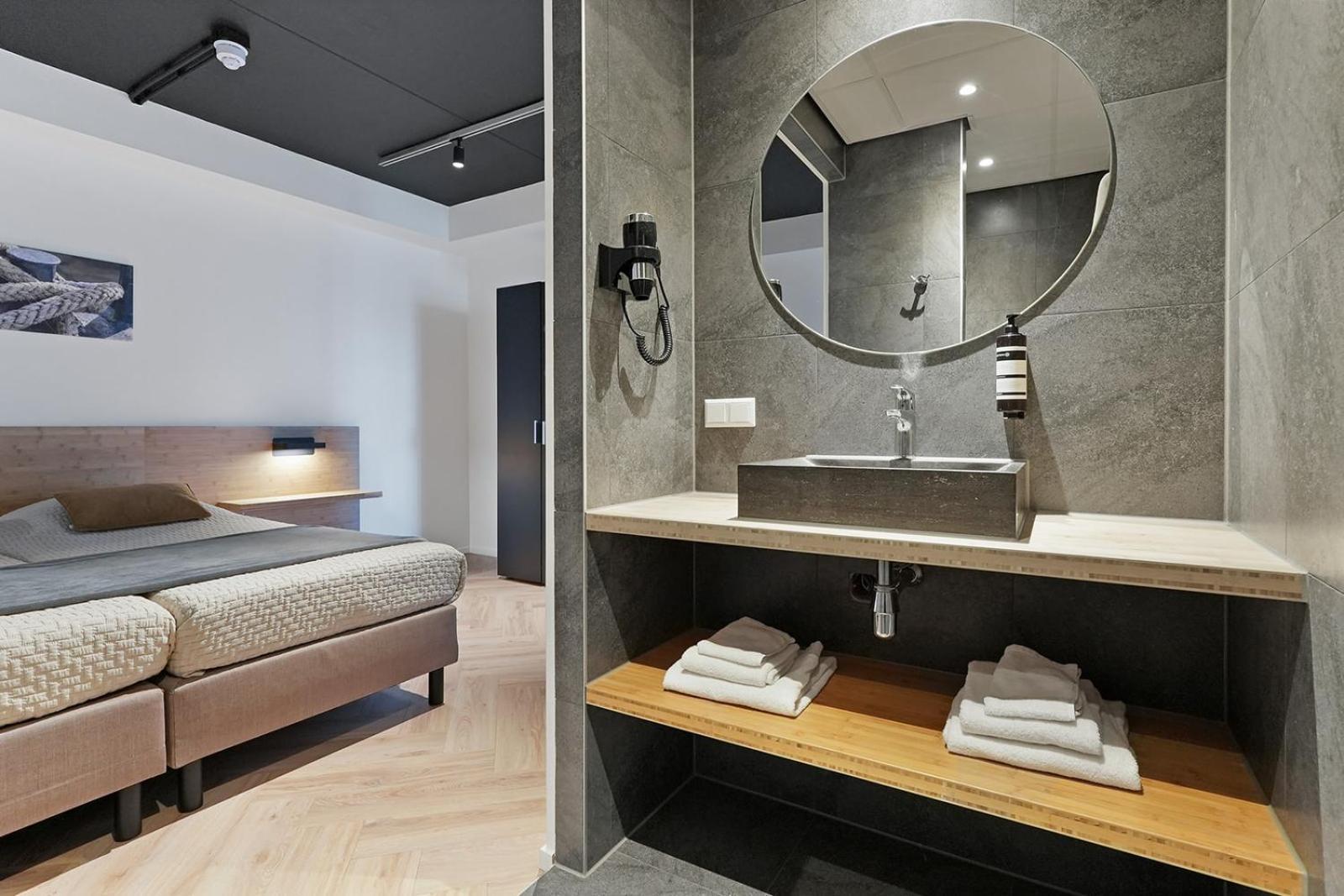 Dock Hotel Stellendam Bagian luar foto