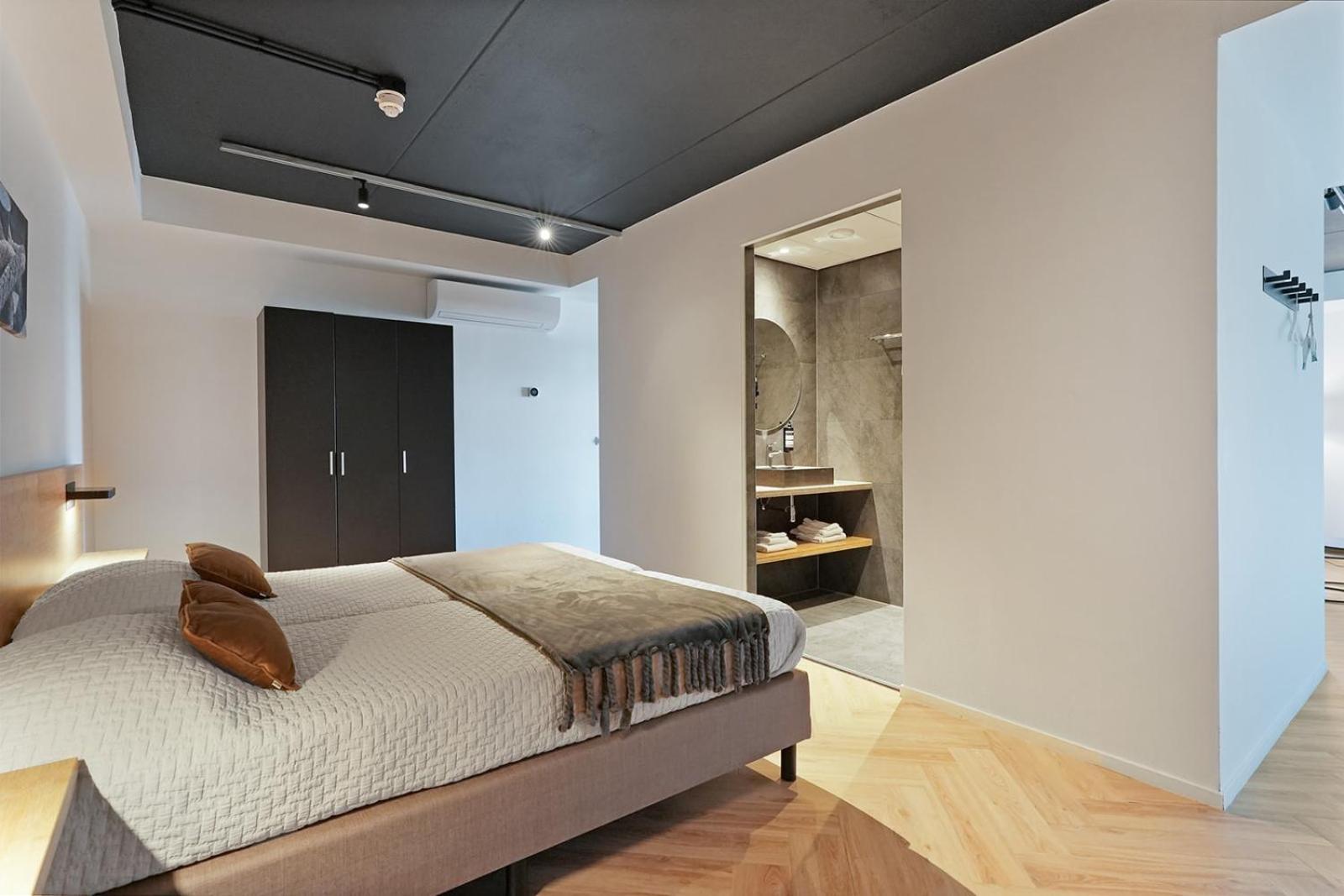 Dock Hotel Stellendam Bagian luar foto
